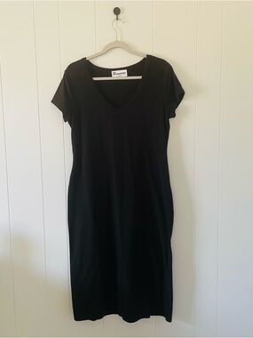 No Boundaries Black V-Neck Maxi Dress